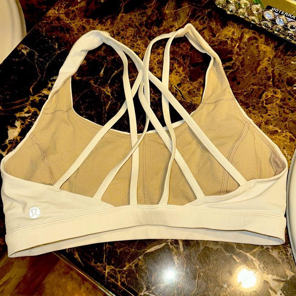 New Lululemon Free to be wild bra 8